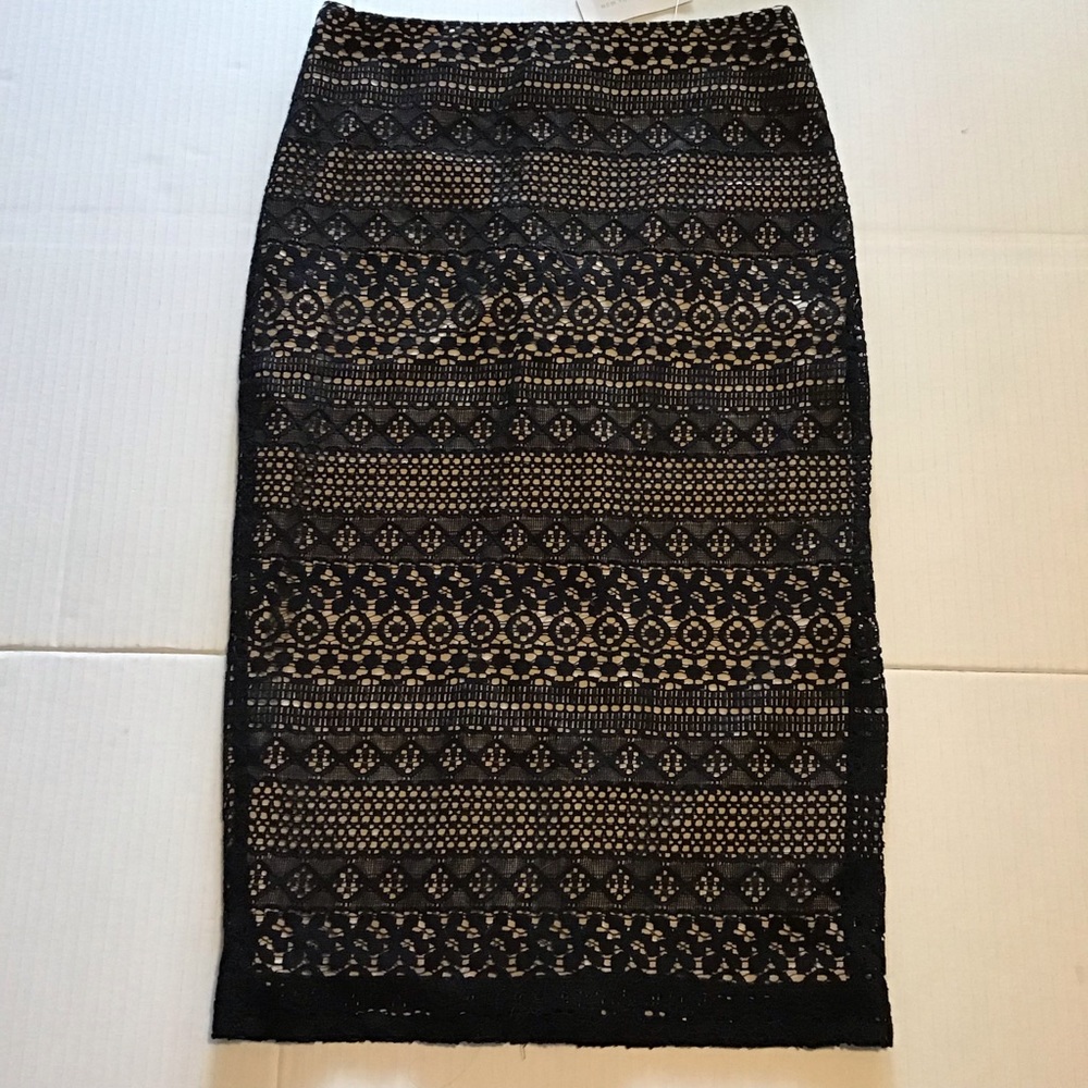 NWT NY&C 7th Avenue Lined Black Eyelet Lace Pencil Skirt Size 0 Romantic